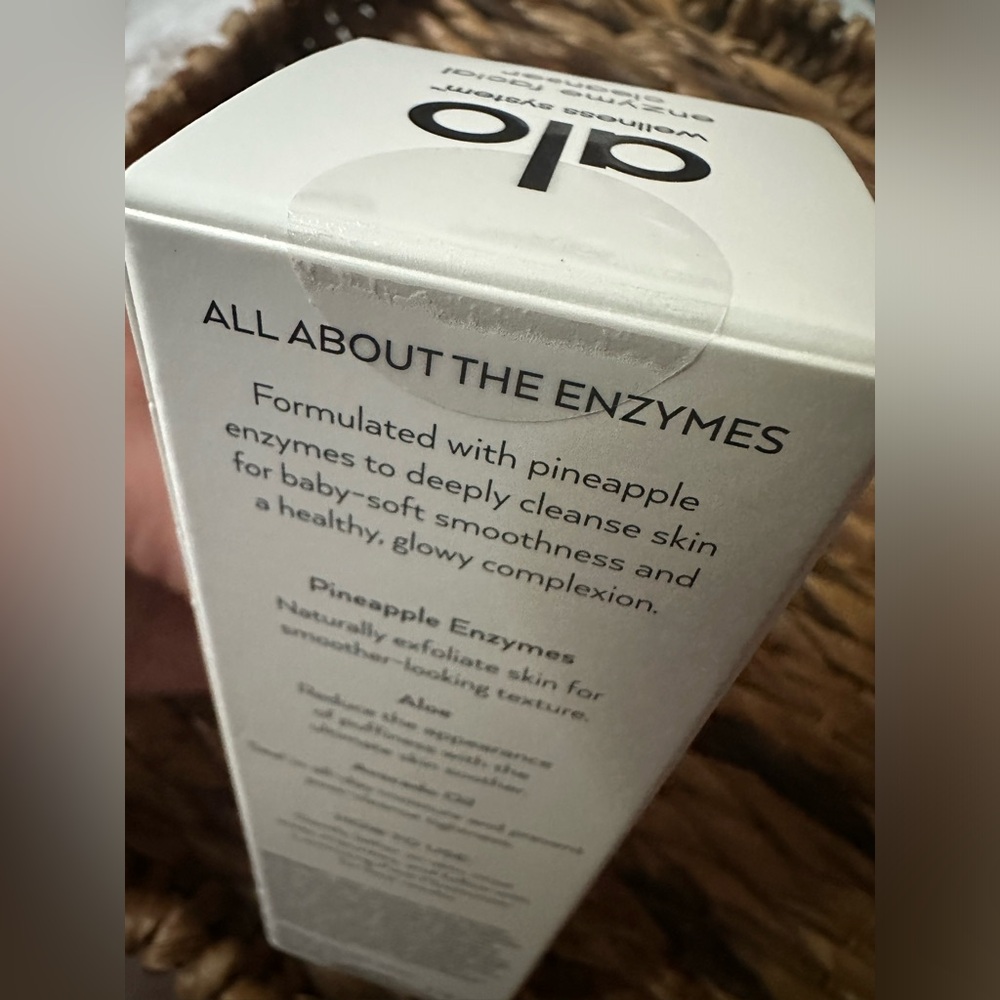 🌟ALO Yoga Enzyme Facial Cleanser - Picture 5 of 7